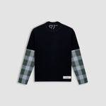 Camiseta negra oversized con doble manga en cuadros verdes y blancos con un bordado trasero en la parte superior | Camisetas MONOIC 