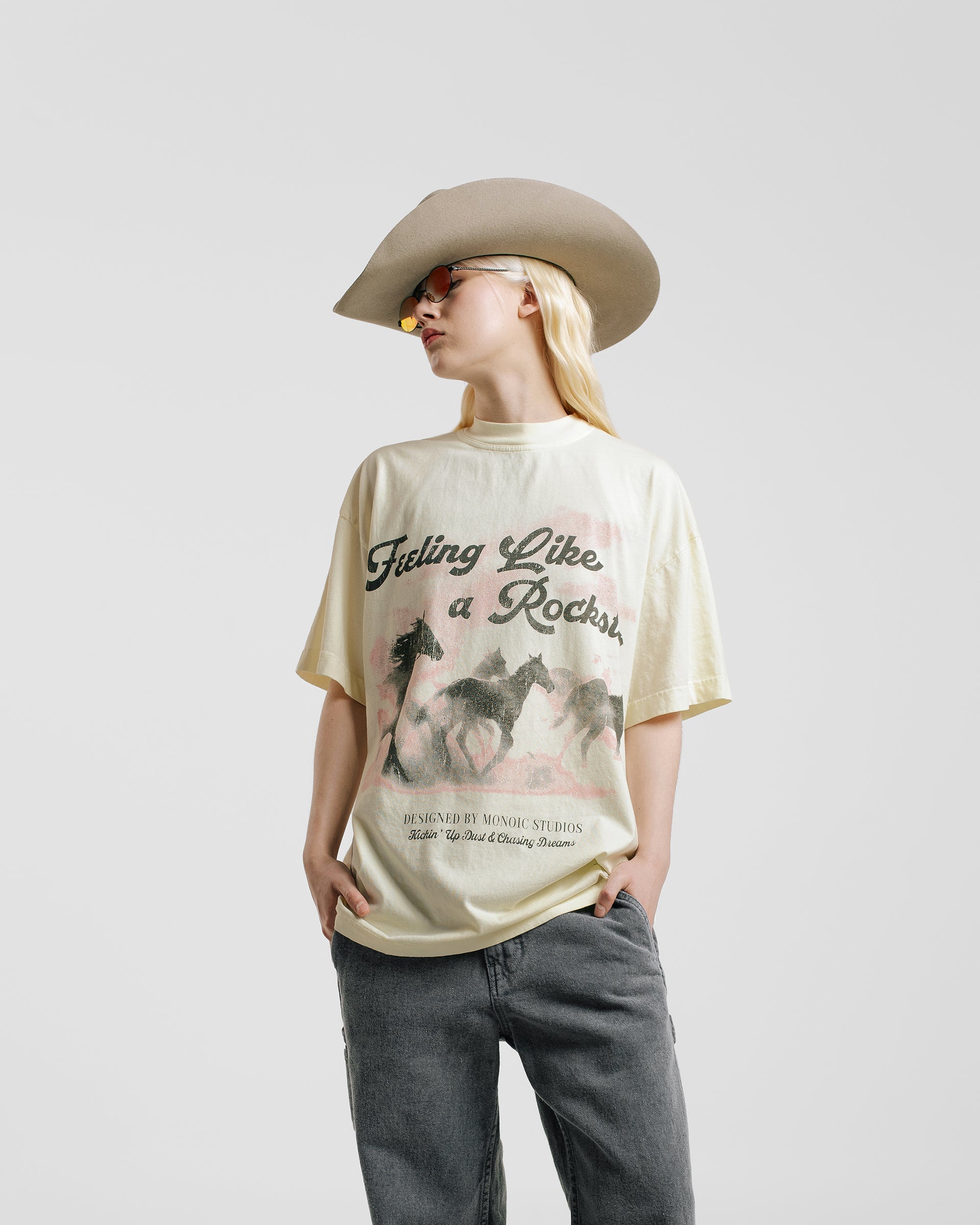 Camiseta Feeling Like a Rockstar Crema | Camisetas Rodeo | Monoic Studios